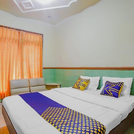 Spot On 90092 Dewi Safitri Hotel Semarang Eksteriør bilde