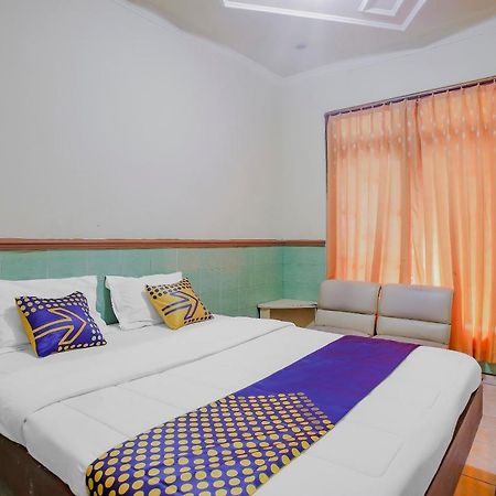 Spot On 90092 Dewi Safitri Hotel Semarang Eksteriør bilde
