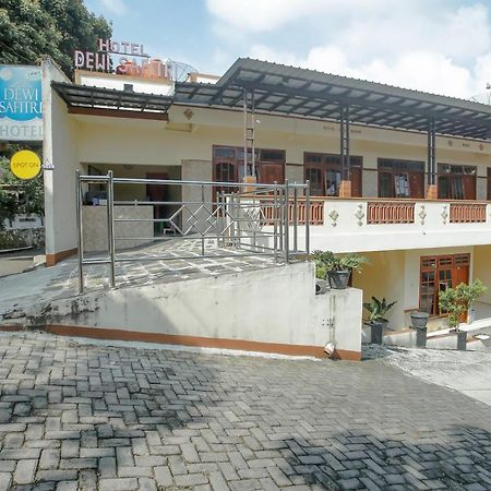 Spot On 90092 Dewi Safitri Hotel Semarang Eksteriør bilde