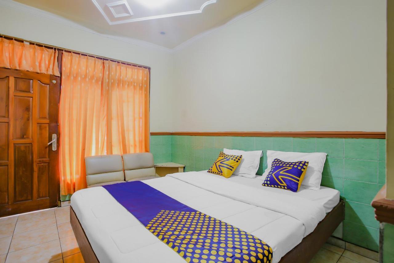 Spot On 90092 Dewi Safitri Hotel Semarang Eksteriør bilde