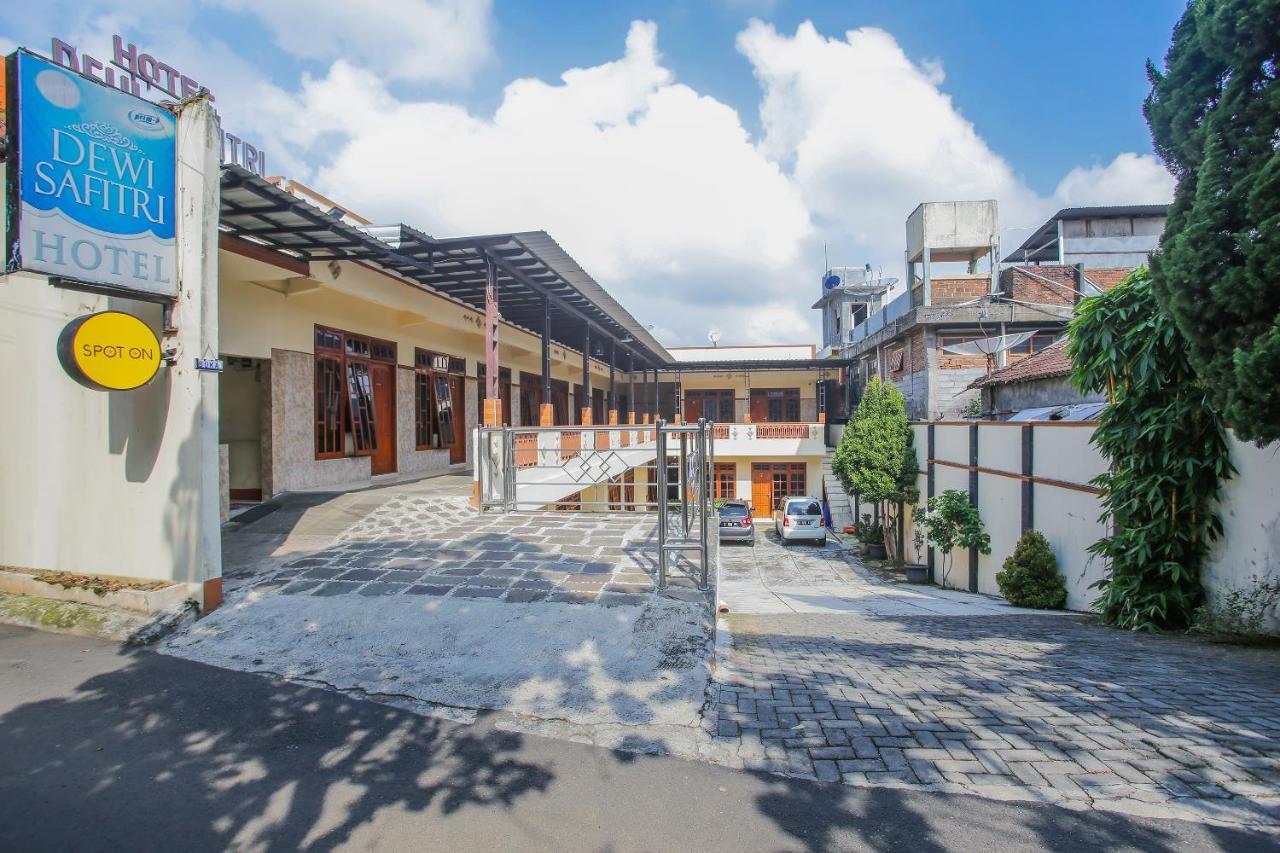 Spot On 90092 Dewi Safitri Hotel Semarang Eksteriør bilde
