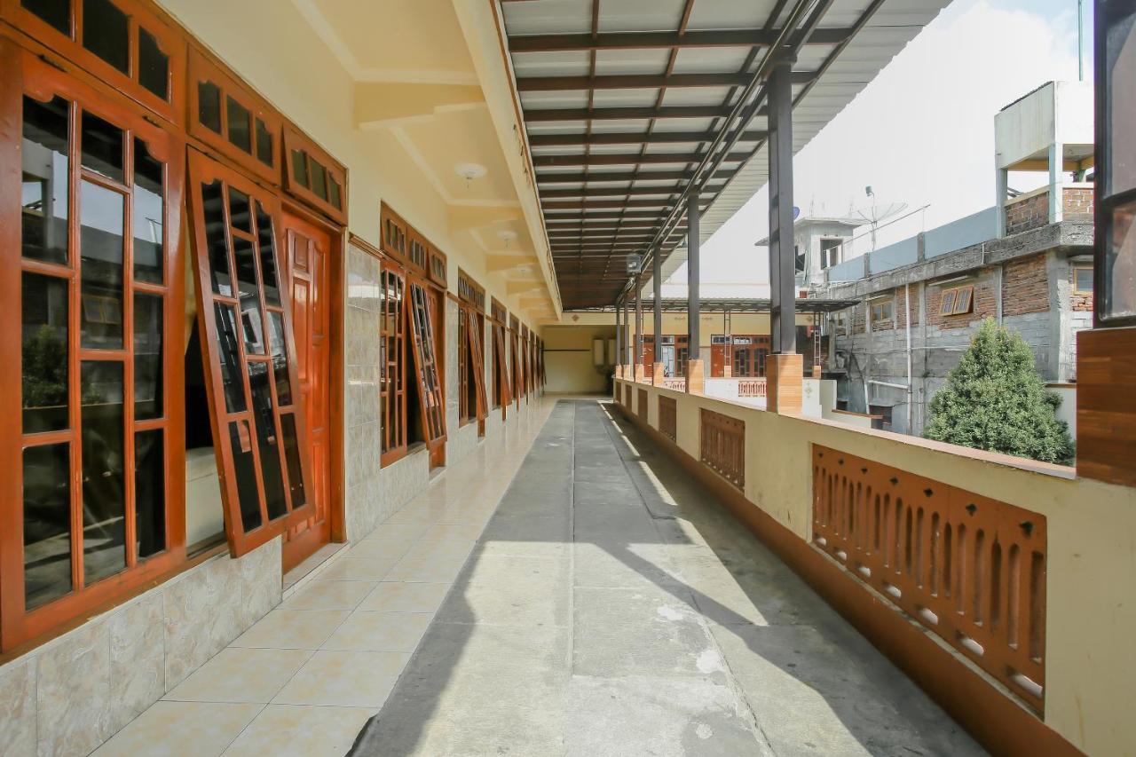 Spot On 90092 Dewi Safitri Hotel Semarang Eksteriør bilde