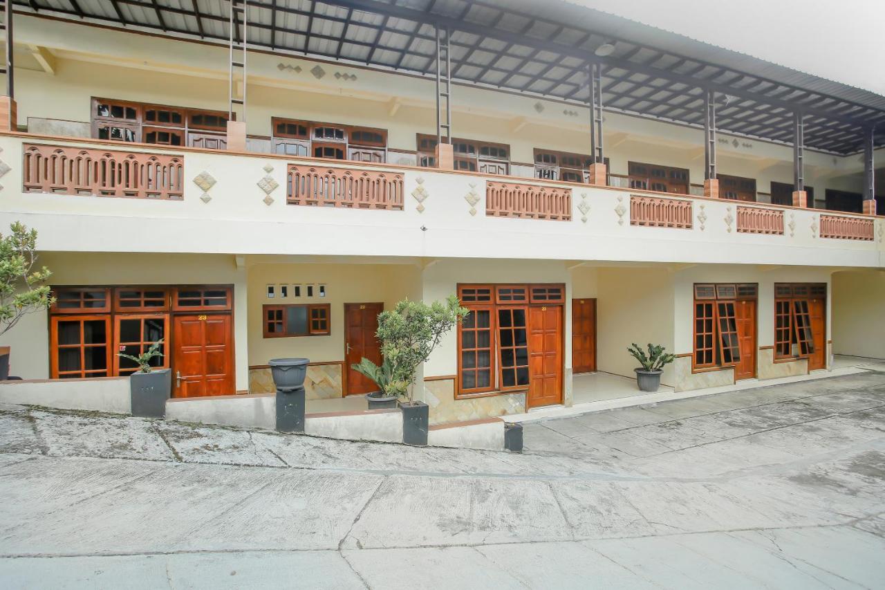 Spot On 90092 Dewi Safitri Hotel Semarang Eksteriør bilde