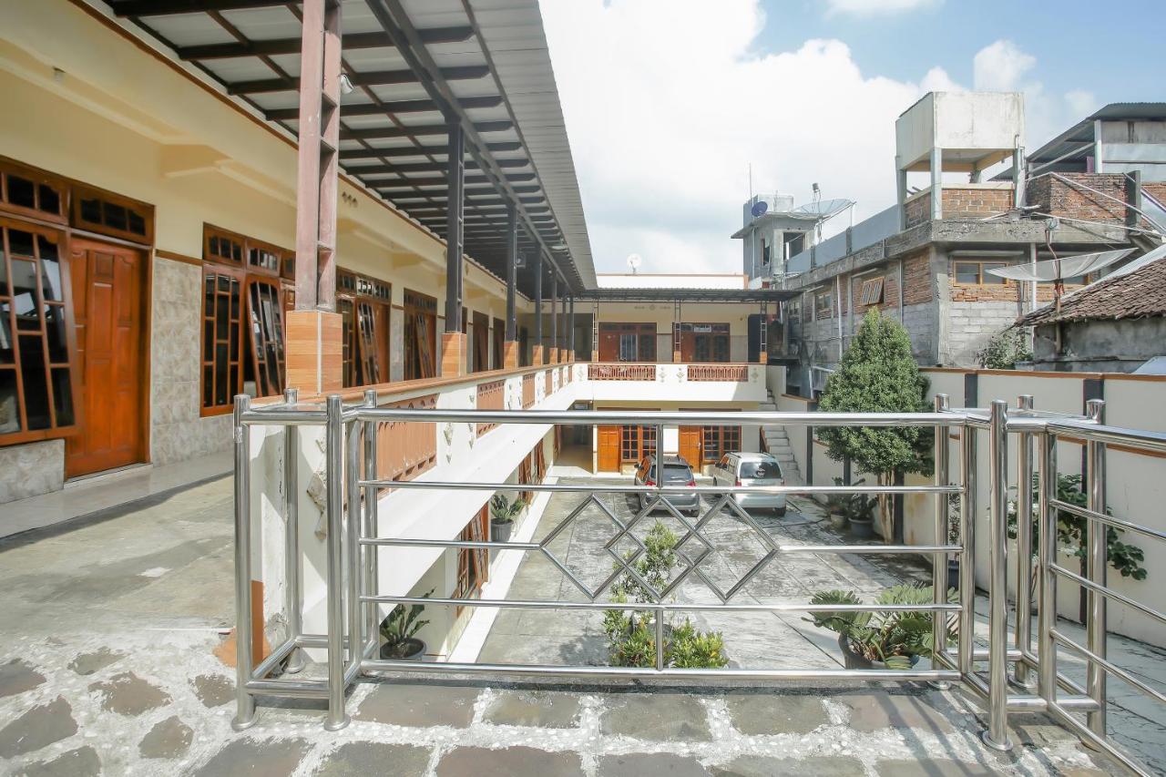 Spot On 90092 Dewi Safitri Hotel Semarang Eksteriør bilde