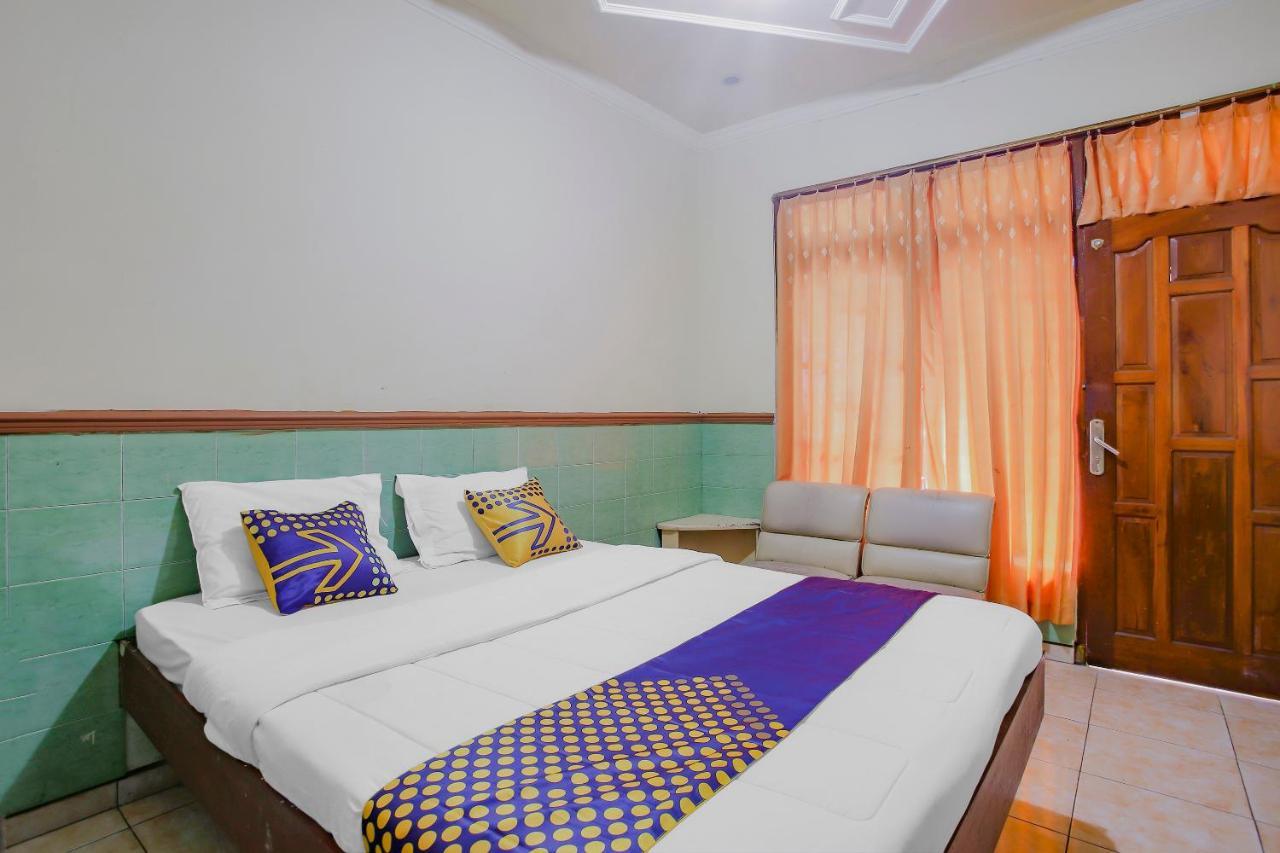 Spot On 90092 Dewi Safitri Hotel Semarang Eksteriør bilde