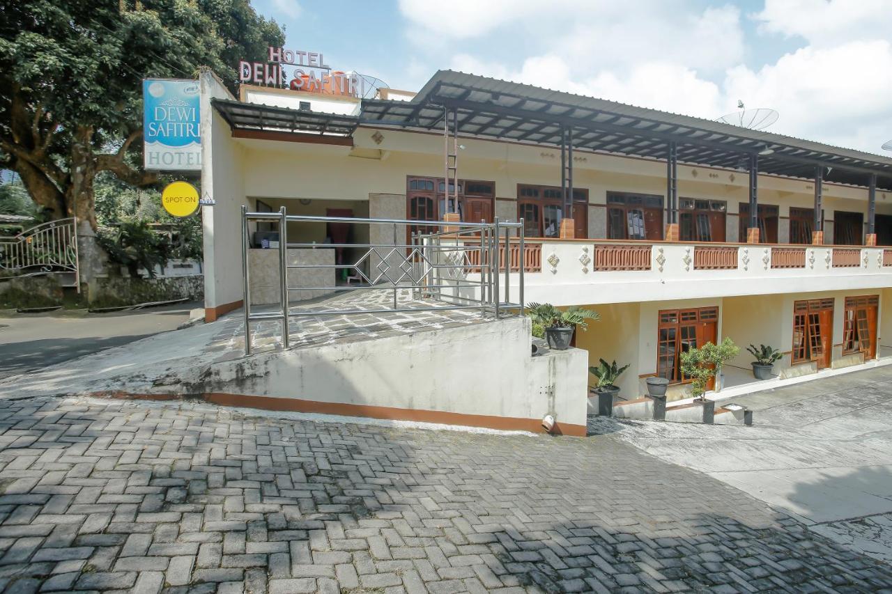 Spot On 90092 Dewi Safitri Hotel Semarang Eksteriør bilde