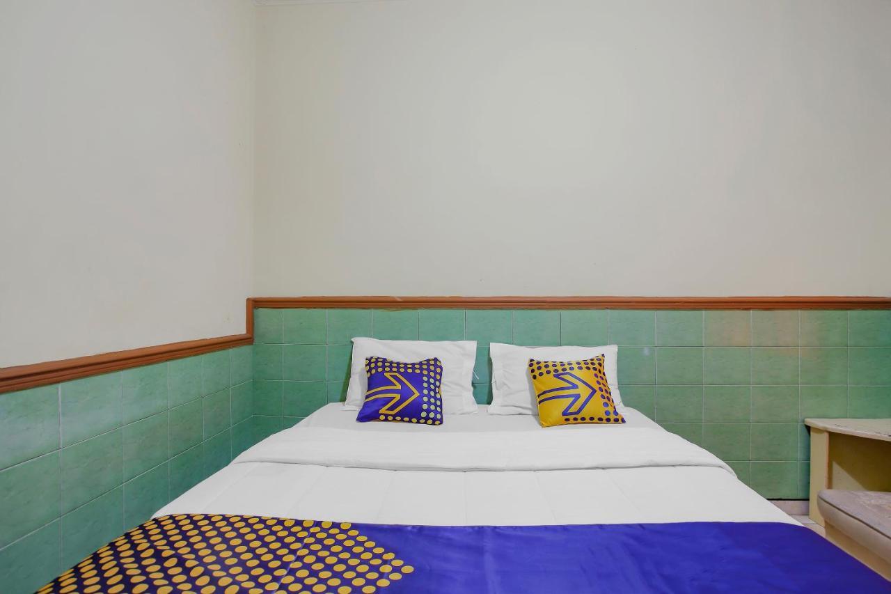 Spot On 90092 Dewi Safitri Hotel Semarang Eksteriør bilde